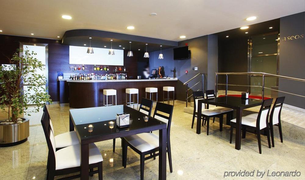 Occidental Vigo Otel Restoran fotoğraf