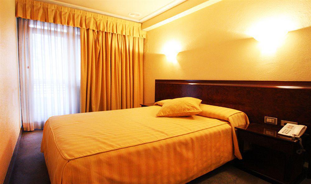 Occidental Vigo Otel Oda fotoğraf